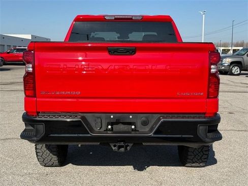 Used 2023 Chevrolet Silverado 1500 Custom Trail Boss w/ LPO, Dark Essentials Package image 4