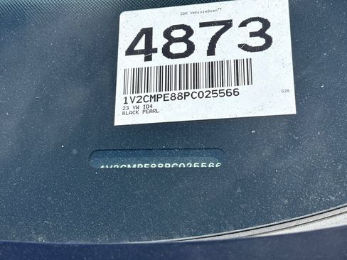 Used 2023 Volkswagen ID.4 Pro RWD image 3