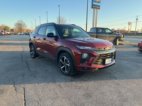 Used 2023 Chevrolet TrailBlazer RS image 2