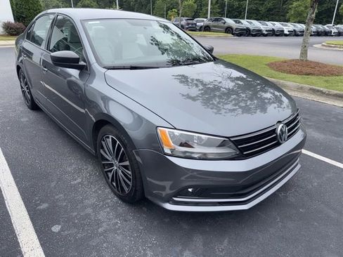 Used 2015 Volkswagen Jetta Sport FWD image 15