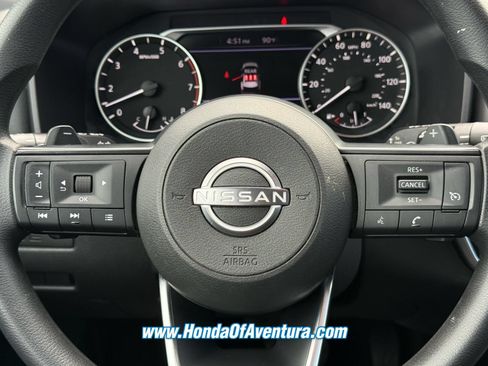 Used 2024 Nissan Rogue S AWD/4WD image 17