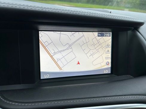 Used 2017 INFINITI QX30 Premium w/ Navigation Package FWD image 24