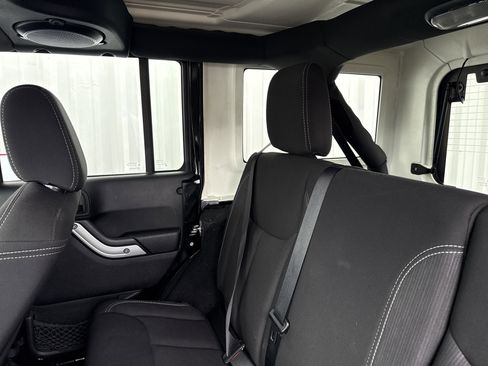 Used 2014 Jeep Wrangler Unlimited Rubicon w/ Connectivity Group image 21