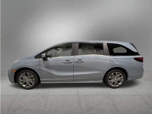 New 2026 Honda Odyssey Touring image 2