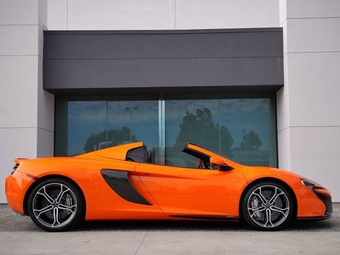 Used 2015 McLaren 650S Spider image 3