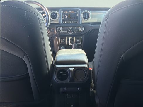 Used 2020 Jeep Wrangler Unlimited Sahara AWD/4WD image 26