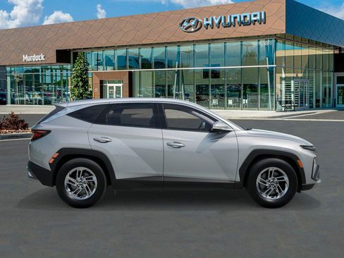 New 2026 Hyundai Tucson SE image 7