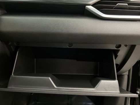 Used 2025 GMC Acadia Elevation image 31