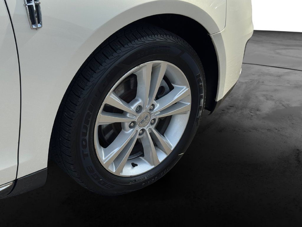 Used 2009 Lincoln MKS AWD image 12