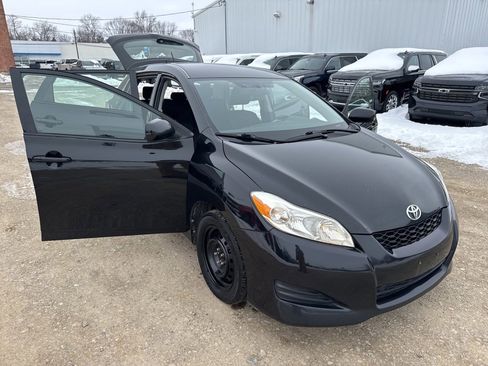 Used 2010 Toyota Matrix image 37