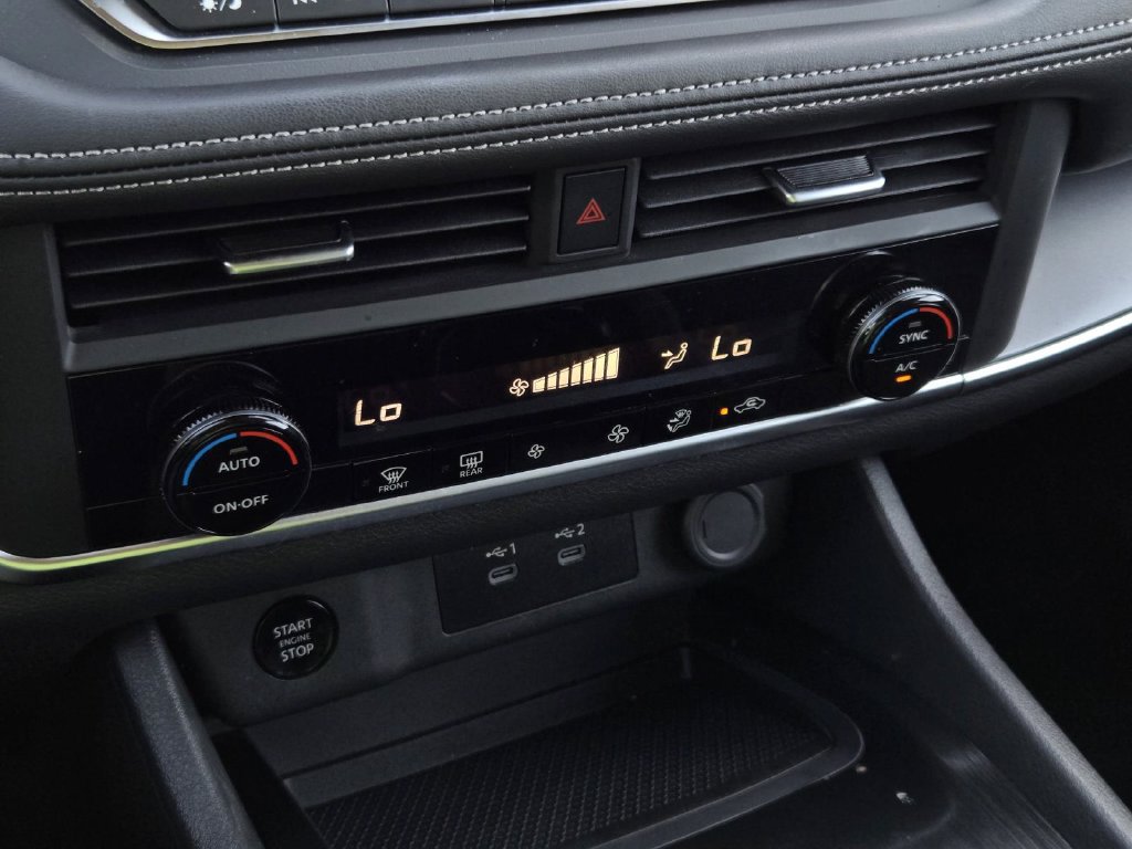 Certified 2024 Nissan Rogue SV FWD image 22