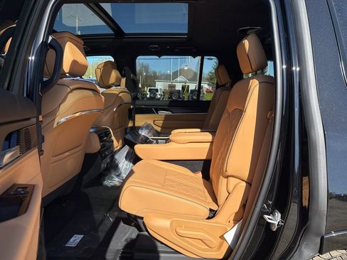 New 2026 Jeep Grand Wagoneer Summit AWD/4WD image 29