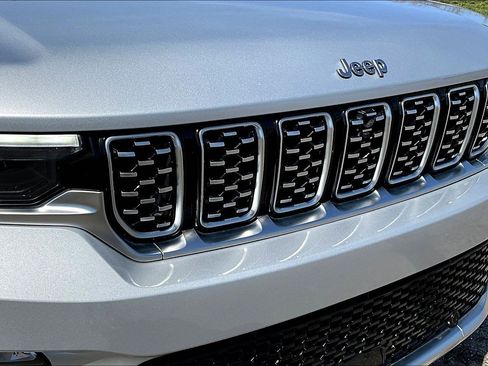 Used 2022 Jeep Grand Cherokee Summit image 33