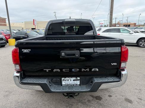 Used 2019 Toyota Tacoma TRD Off-Road AWD/4WD image 6