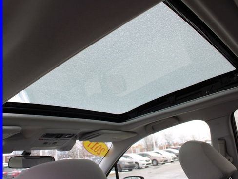 Used 2017 Subaru Forester 2.5i Premium image 25