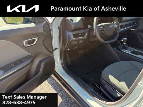 New 2025 Kia K4 LXS image 14