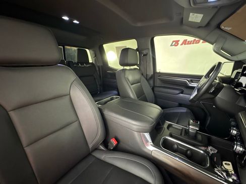 Used 2023 GMC Sierra 1500 SLT w/ SLT Premium Plus Package AWD/4WD image 37