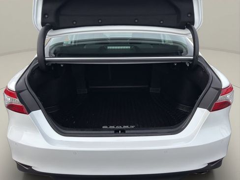 Used 2019 Toyota Camry XLE image 20