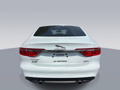 Used 2016 Jaguar XF Premium RWD image 4
