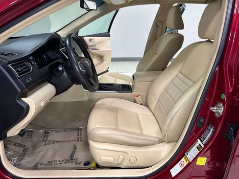 Used 2015 Toyota Camry XLE w/ Moonroof Package FWD image 15