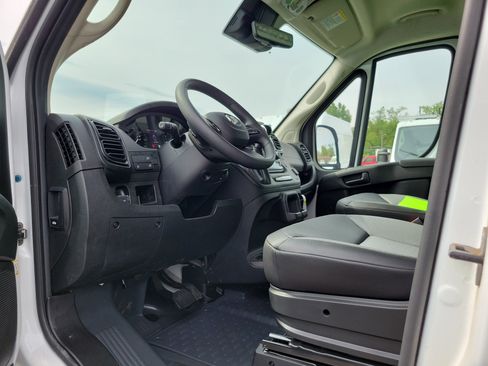 Used 2025 RAM ProMaster 3500 w/ Safety Group FWD image 6