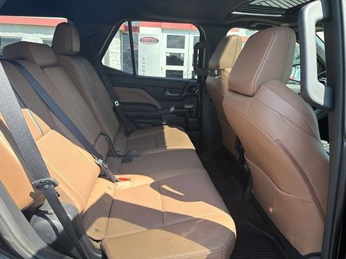 Certified 2025 Toyota 4Runner Limited AWD/4WD image 16