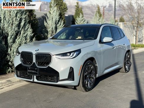 Used 2025 BMW X3 xDrive30i w/ Premium Package image 3
