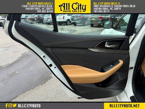 Used 2016 Nissan Maxima SR w/ Interior Lighting Package FWD image 11