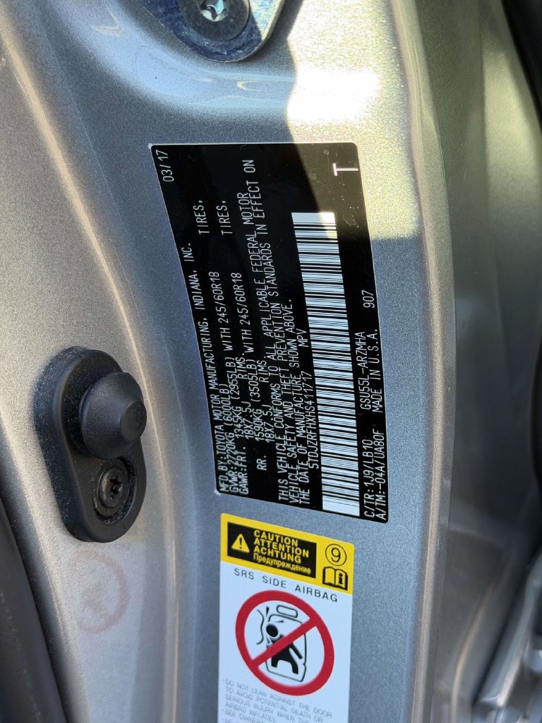 Used 2017 Toyota Highlander XLE AWD/4WD image 18
