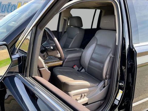 Used 2017 GMC Yukon XL Denali w/ Open Road Package AWD/4WD image 25