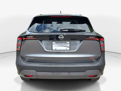 Used 2025 Nissan Kicks SR FWD image 9