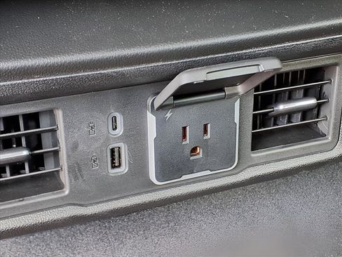 Used 2025 GMC Sierra 1500 Elevation w/ X31 Off-Road Package image 8