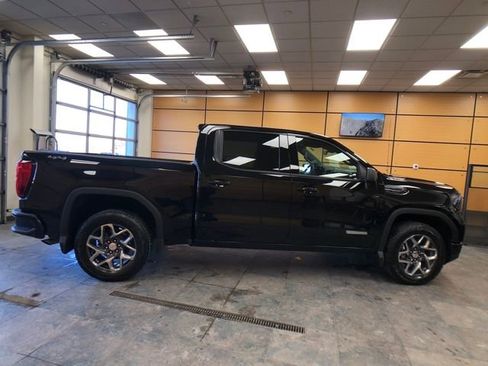 Used 2024 GMC Sierra 1500 Elevation image 8