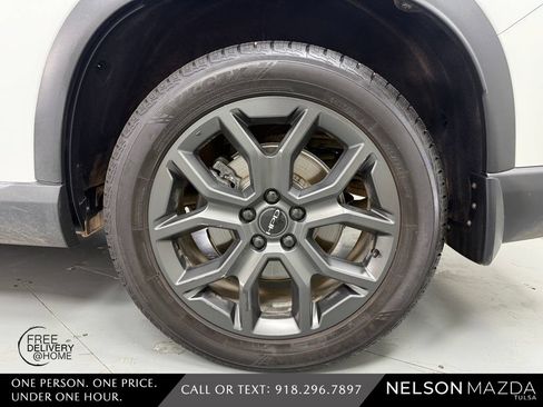 Used 2023 Honda Pilot Touring image 12