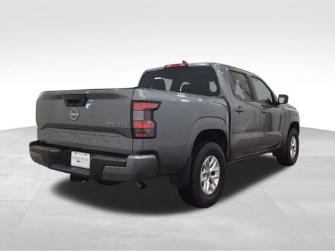 Used 2024 Nissan Frontier SV image 4