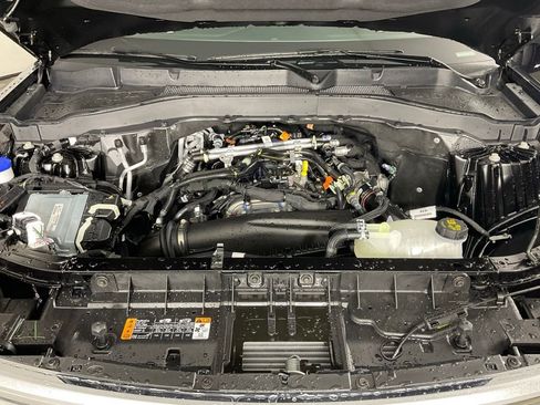 New 2026 Ford Explorer Active w/ Active Comfort Package RWD image 9