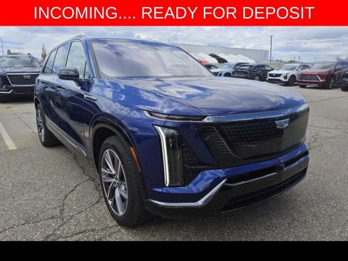 Used 2026 Cadillac Vistiq Sport w/ LPO, Floor Liner Package AWD/4WD image 9