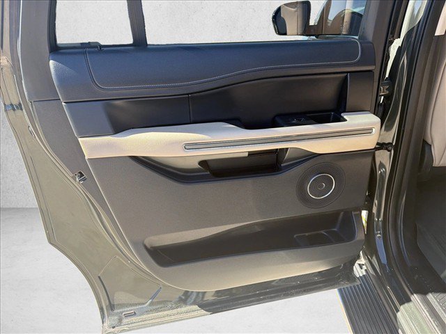 Used 2022 Ford Expedition Max XLT AWD/4WD image 17