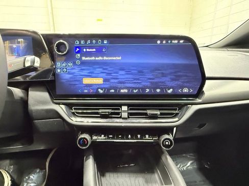 Used 2025 Chevrolet Equinox EV RS image 25