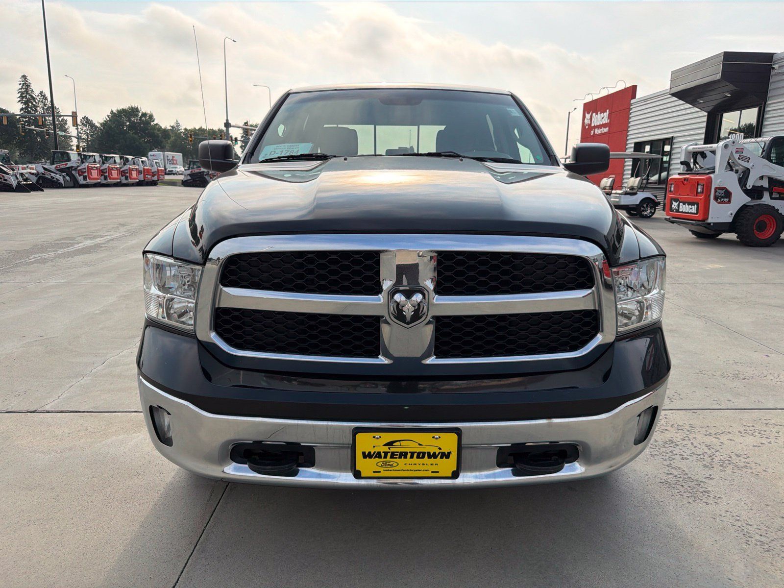 Used 2016 RAM 1500 Classic SLT w/ Protection Group AWD/4WD image 3