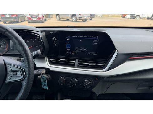 Certified 2024 Chevrolet Trax RS w/ Driver Confidence Package image 15