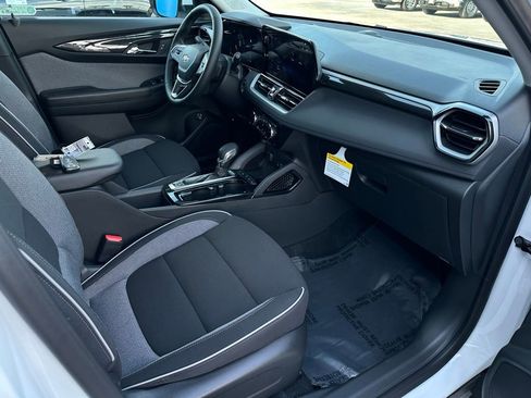 New 2026 Chevrolet TrailBlazer LT w/ Convenience Package FWD image 16