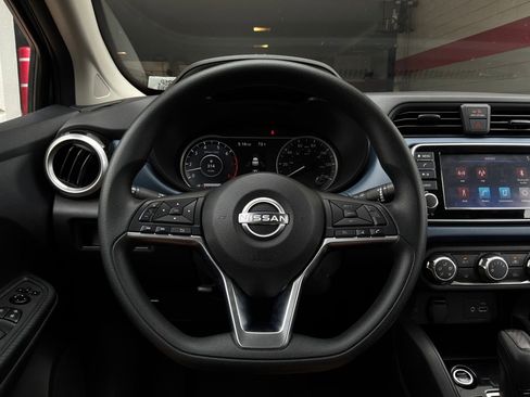 Used 2025 Nissan Versa SV FWD image 28