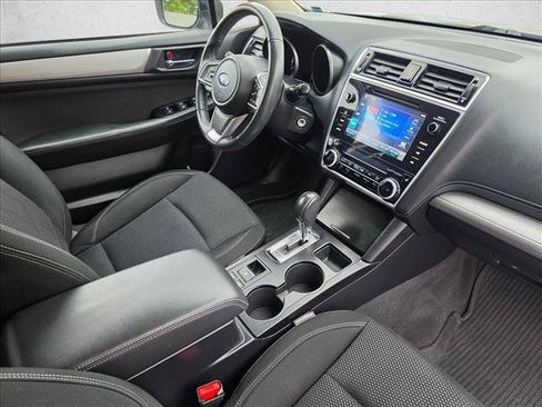 Used 2019 Subaru Outback 2.5i Premium w/ Popular Package #2 AWD/4WD image 10