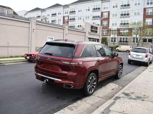 Used 2022 Jeep Grand Cherokee Overland AWD/4WD image 5