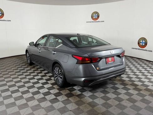 Used 2025 Nissan Altima 2.5 SV FWD image 21