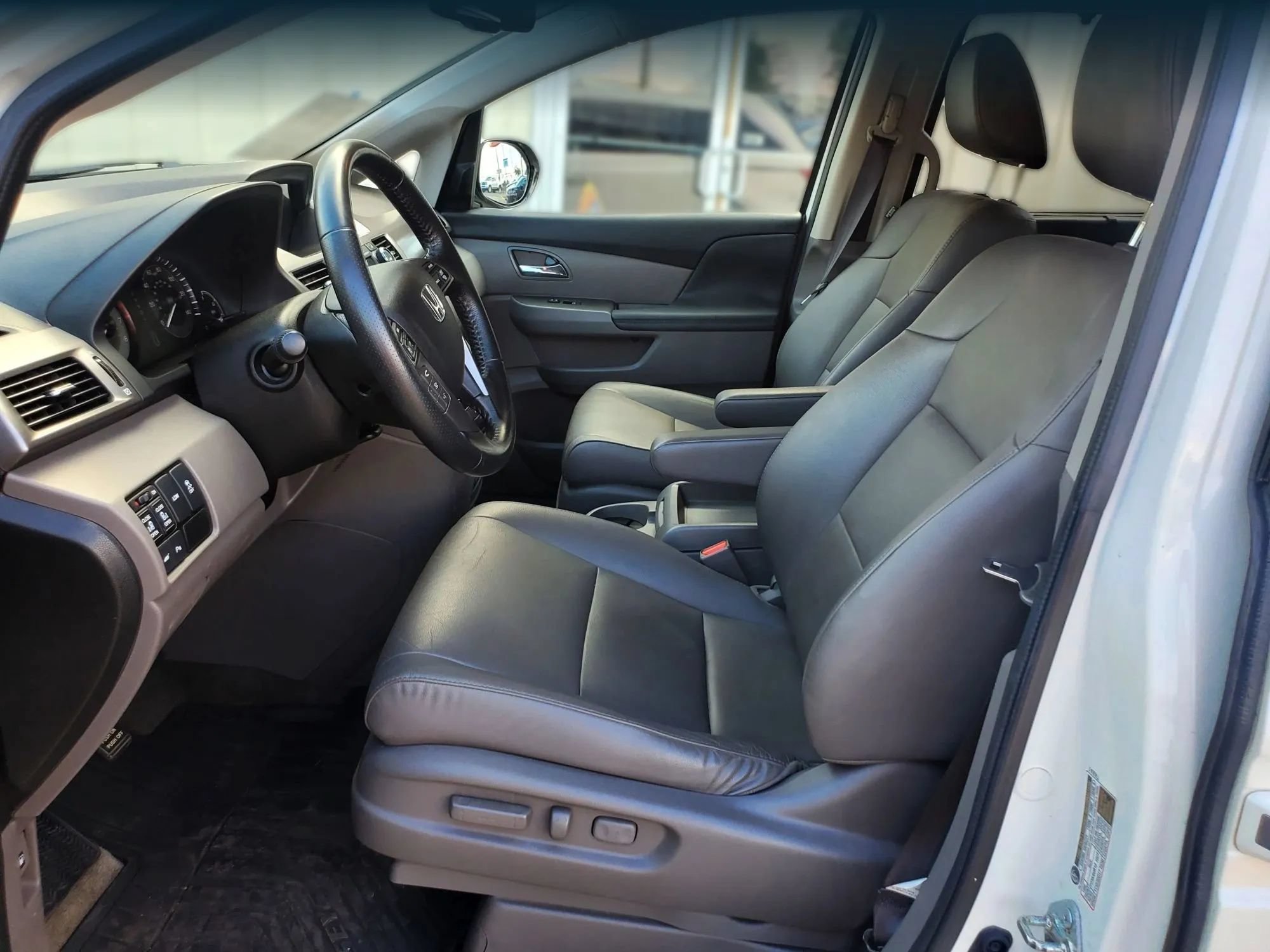 Used 2015 Honda Odyssey Touring Elite image 31