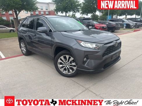 Used 2021 Toyota RAV4 XLE Premium image 1