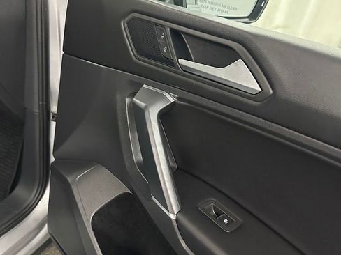 Used 2020 Volkswagen Tiguan SE w/ 3rd Row Seat Package AWD/4WD image 35