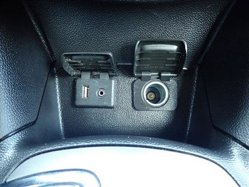 Used 2017 Chevrolet Cruze LT w/ Convenience Package FWD image 21